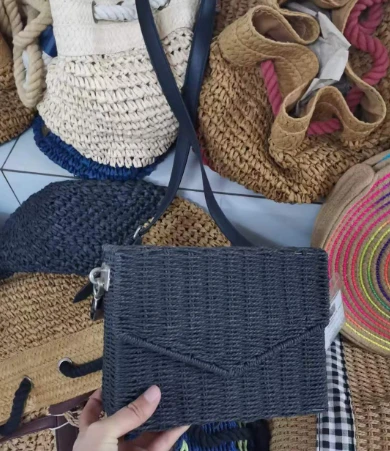 Beg Crossbody Kertas Rangka Besi Anyaman Tangan
