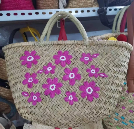 Beg jerami semula jadi dengan embrodiery bunga