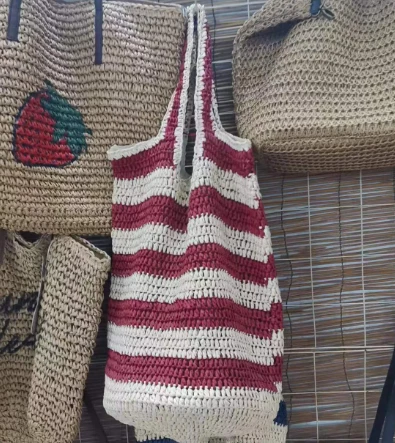 Beg Beli-belah Jerami Kertas Buatan Tangan Mengait Jalur Merah