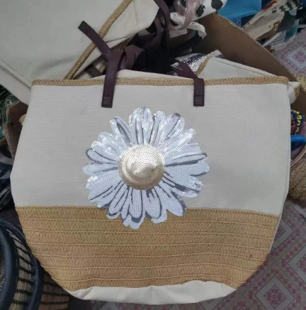 Beg Pantai Besar Dengan Sulaman Labuci