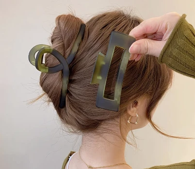 Jepit Rambut Wanita Plastik
