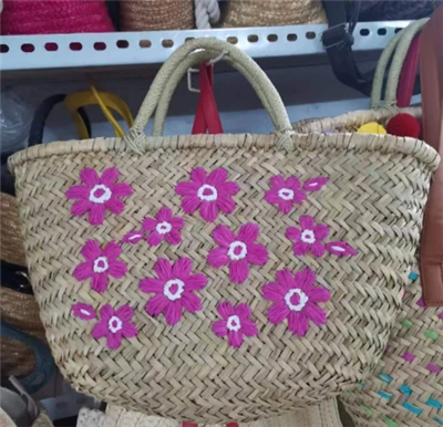 Beg jerami semula jadi dengan embrodiery bunga
