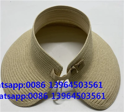 Pelaras dengan topi visor dilipat butang untuk wanita